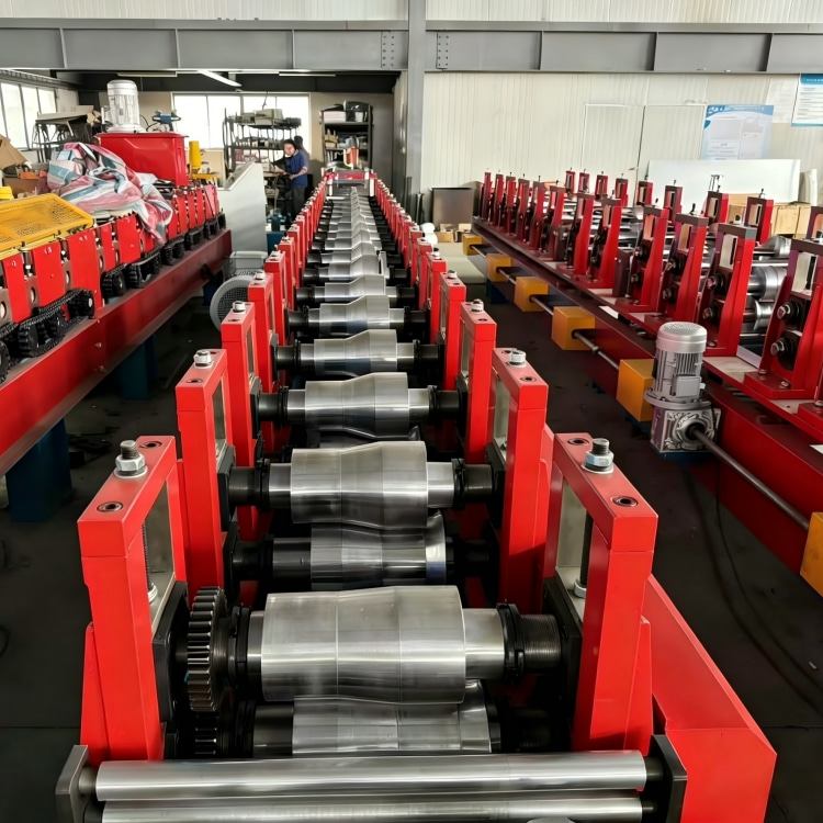 Premium Upright Rack Roll Forming Machine For Durable Storage System