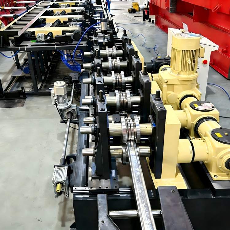Rack Roll Forming Machine