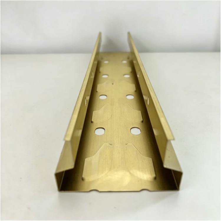 Xinnuo Butterfly Holes Upright Roll Forming Machine is full-automatic rack column production line with PLC control & integrated punching-forming-cutting, fabricating bolt-free butterfly-hole uprights from 1.2–1.5mm galvanized/carbon steel for retail and warehouse light storage shelves.