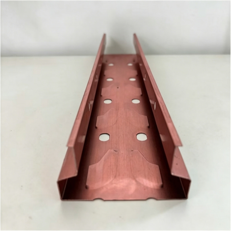 Xinnuo Butterfly Holes Upright Roll Forming Machine is full-automatic rack column production line with PLC control & integrated punching-forming-cutting, fabricating bolt-free butterfly-hole uprights from 1.2&ndash;1.5mm galvanized/carbon steel for retail and warehouse light storage shelves.