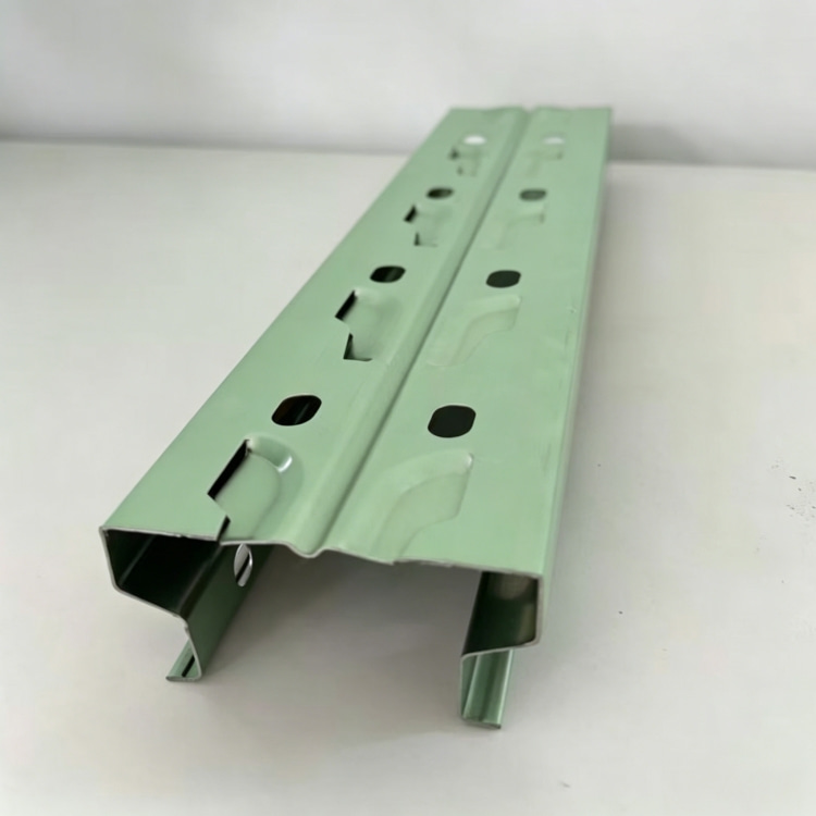 Xinnuo Butterfly Holes Upright Roll Forming Machine is full-automatic rack column production line with PLC control & integrated punching-forming-cutting, fabricating bolt-free butterfly-hole uprights from 1.2–1.5mm galvanized/carbon steel for retail and warehouse light storage shelves.