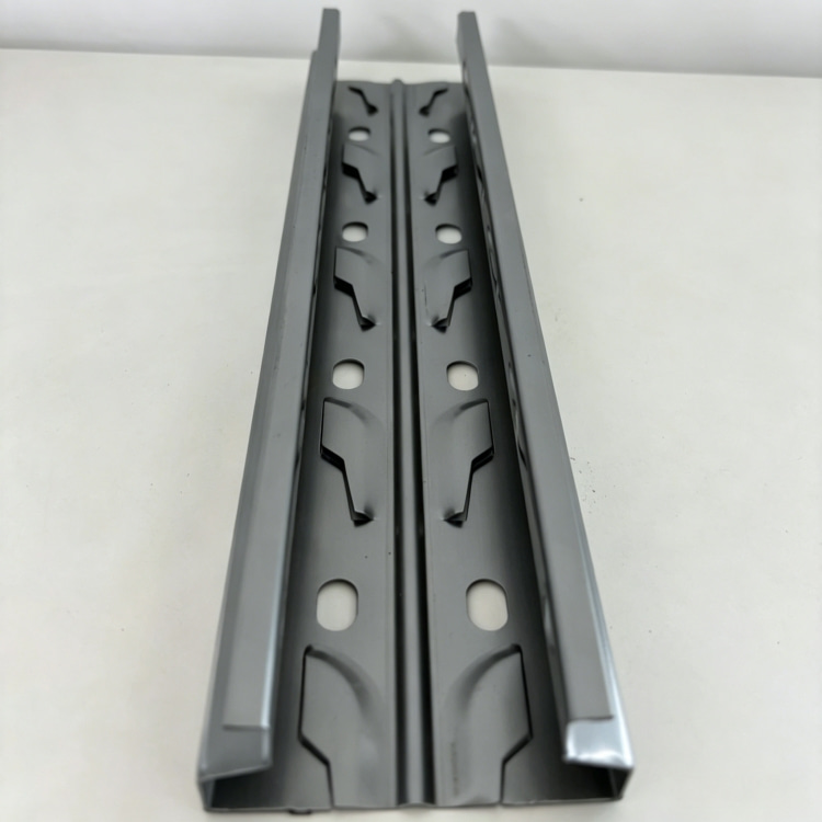 Xinnuo Butterfly Holes Upright Roll Forming Machine is full-automatic rack column production line with PLC control & integrated punching-forming-cutting, fabricating bolt-free butterfly-hole uprights from 1.2&ndash;1.5mm galvanized/carbon steel for retail and warehouse light storage shelves.