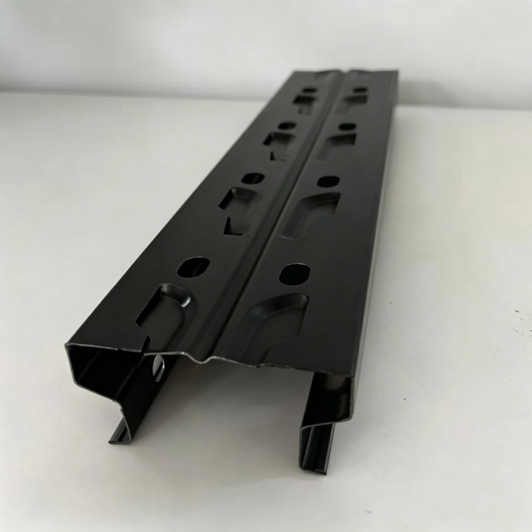 Xinnuo Butterfly Holes Upright Roll Forming Machine is full-automatic rack column production line with PLC control & integrated punching-forming-cutting, fabricating bolt-free butterfly-hole uprights from 1.2–1.5mm galvanized/carbon steel for retail and warehouse light storage shelves.