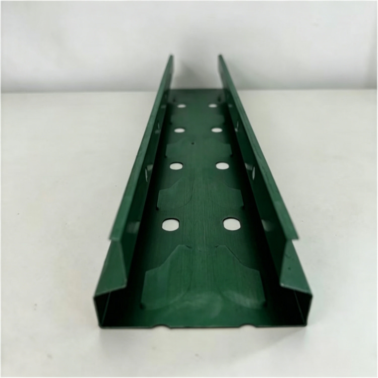 Xinnuo Butterfly Holes Upright Roll Forming Machine is full-automatic rack column production line with PLC control & integrated punching-forming-cutting, fabricating bolt-free butterfly-hole uprights from 1.2–1.5mm galvanized/carbon steel for retail and warehouse light storage shelves.