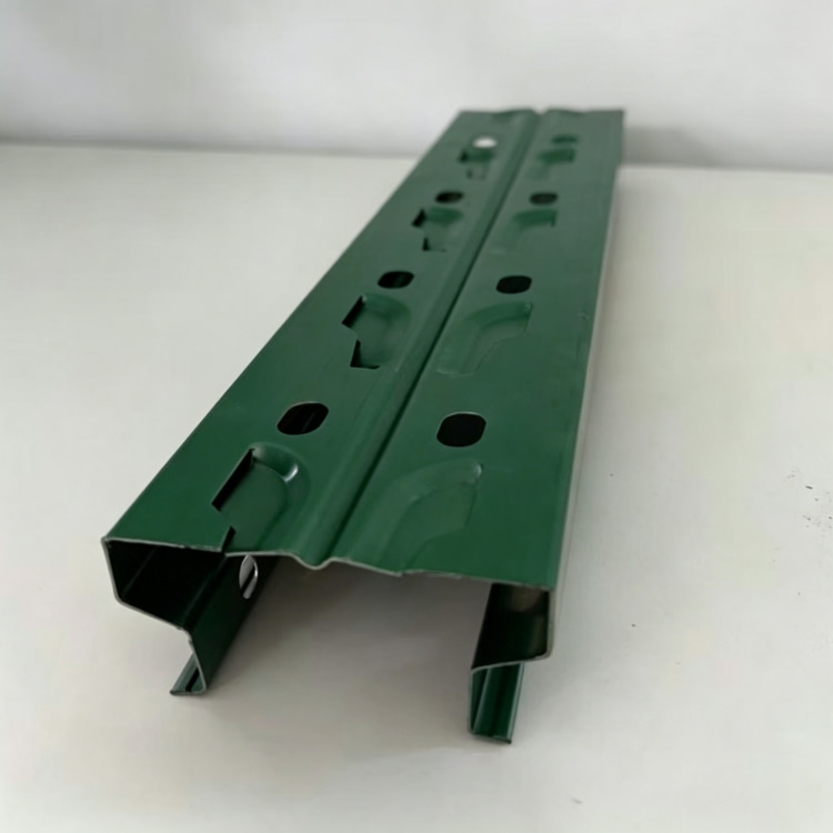 Xinnuo Butterfly Holes Upright Roll Forming Machine is full-automatic rack column production line with PLC control & integrated punching-forming-cutting, fabricating bolt-free butterfly-hole uprights from 1.2–1.5mm galvanized/carbon steel for retail and warehouse light storage shelves.